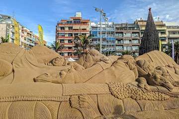 El famoso belén de arena de Las Canteras, icono de la Navidad grancanaria/Antonio Rico.